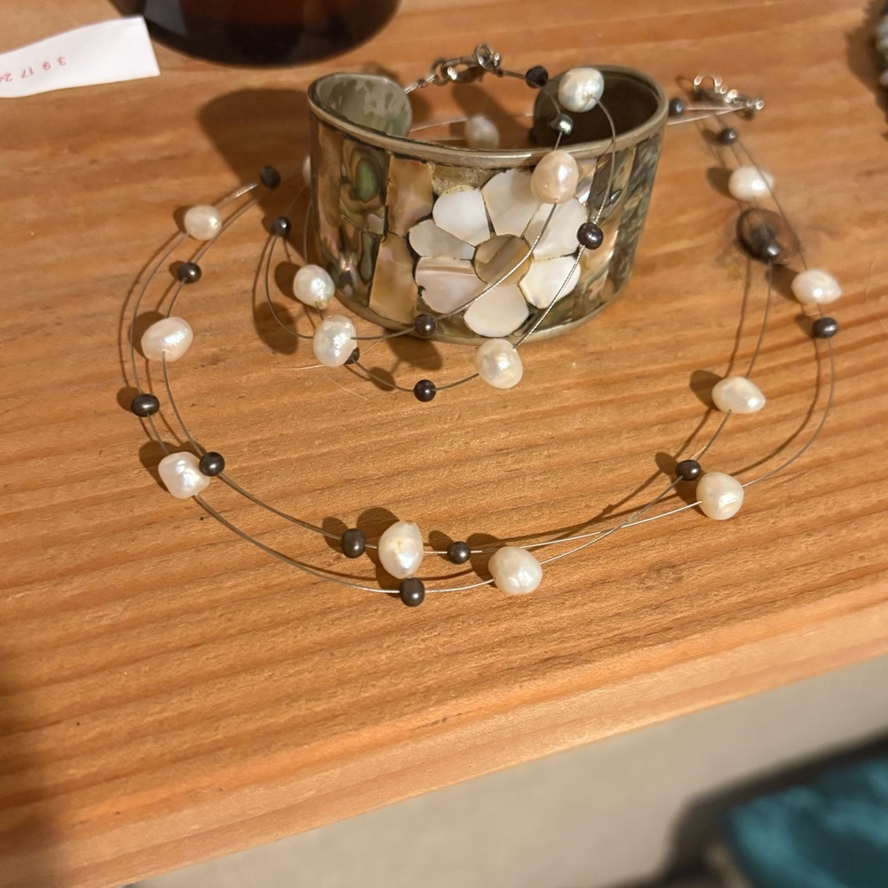 Bracelet and necklace set